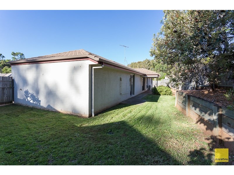 8 Green Place, Redland Bay QLD 4165