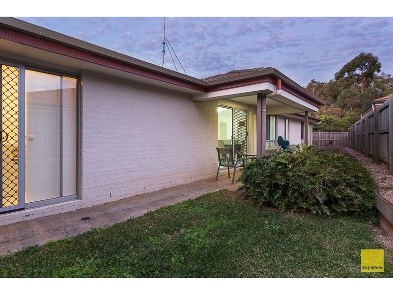 8 Green Place, Redland Bay QLD 4165