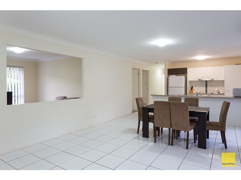 8 Green Place, Redland Bay QLD 4165