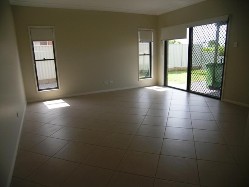 8 Huntly Place, Redland Bay QLD 4165