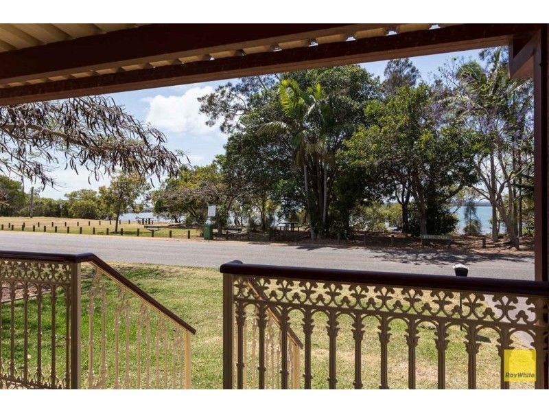 303 Esplanade, Redland Bay QLD 4165
