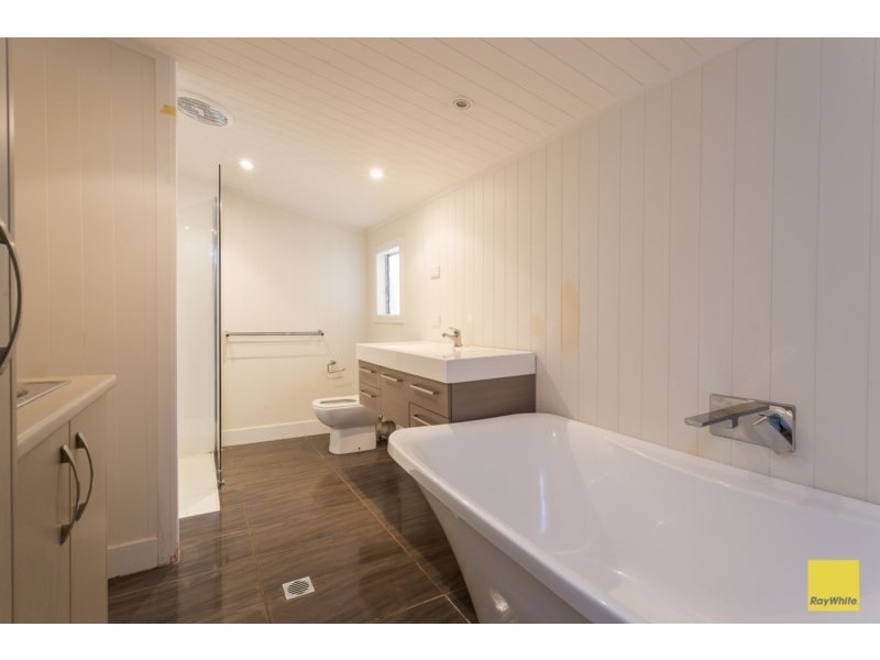 303 Esplanade, Redland Bay QLD 4165