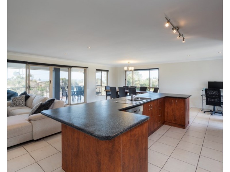 13 Braemar Court, Redland Bay QLD 4165