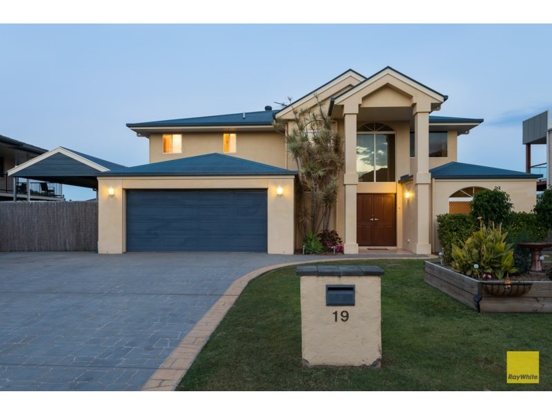 19 Penzance Drive, Redland Bay QLD 4165