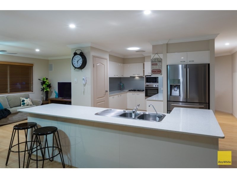 19 Penzance Drive, Redland Bay QLD 4165