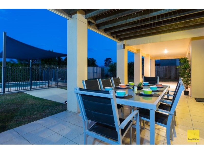 19 Penzance Drive, Redland Bay QLD 4165