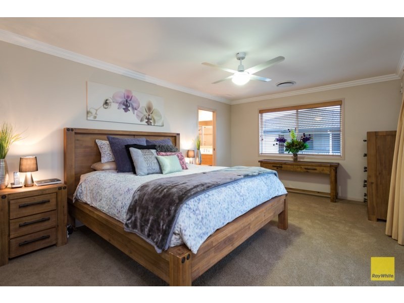 19 Penzance Drive, Redland Bay QLD 4165