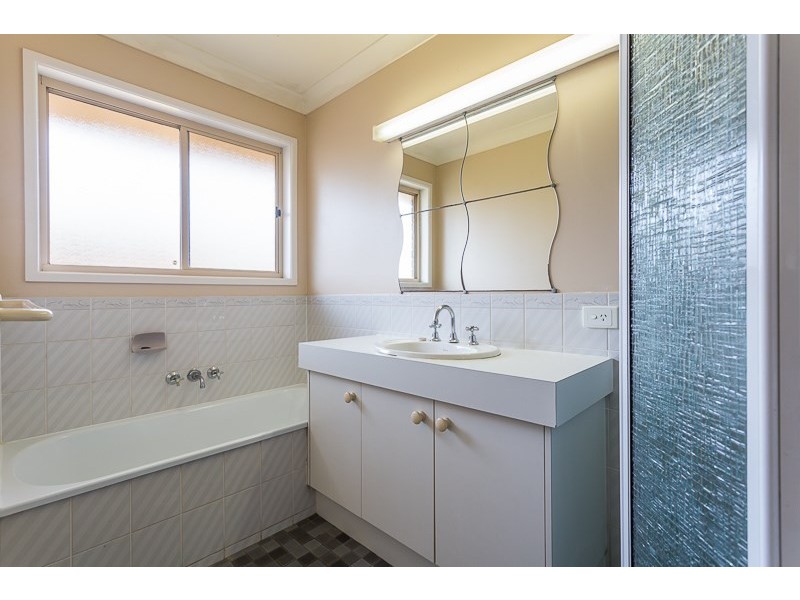 14 Vera Street, Redland Bay QLD 4165