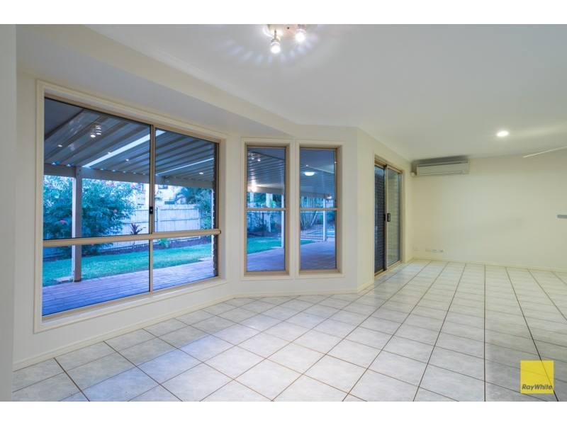 24 Cliftonville Place, Redland Bay QLD 4165
