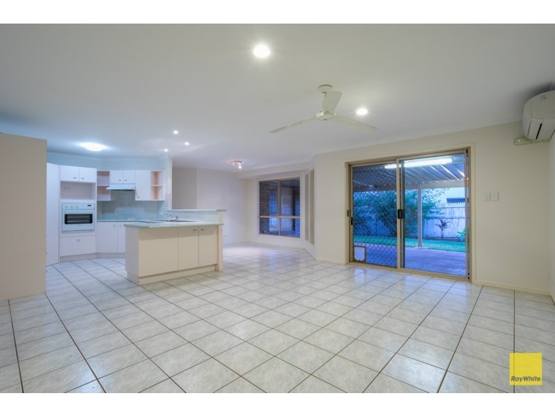 24 Cliftonville Place, Redland Bay QLD 4165