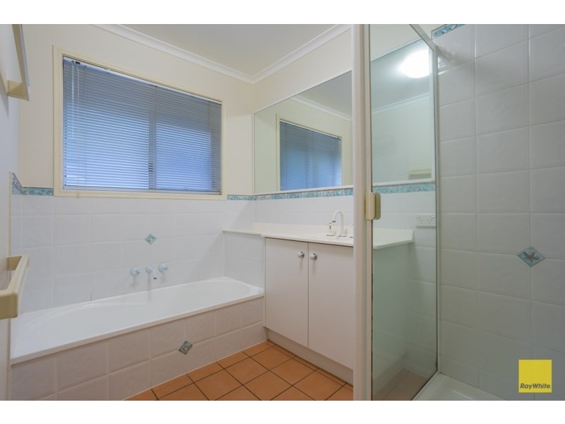 24 Cliftonville Place, Redland Bay QLD 4165