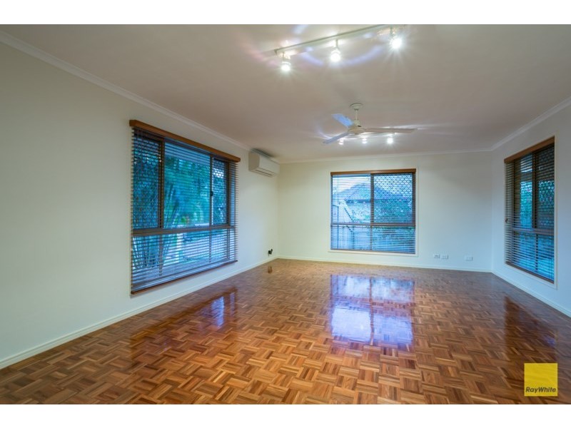 24 Cliftonville Place, Redland Bay QLD 4165