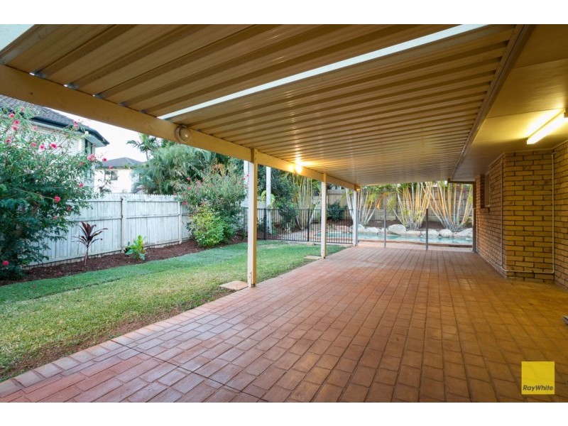 24 Cliftonville Place, Redland Bay QLD 4165