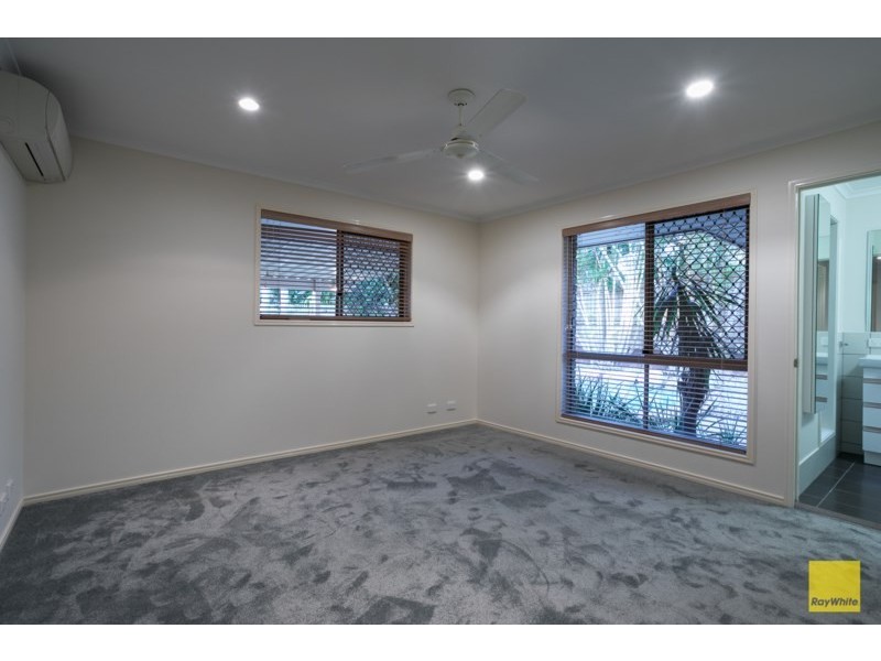 24 Cliftonville Place, Redland Bay QLD 4165