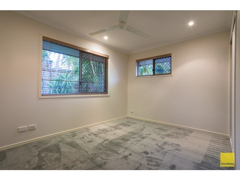 24 Cliftonville Place, Redland Bay QLD 4165