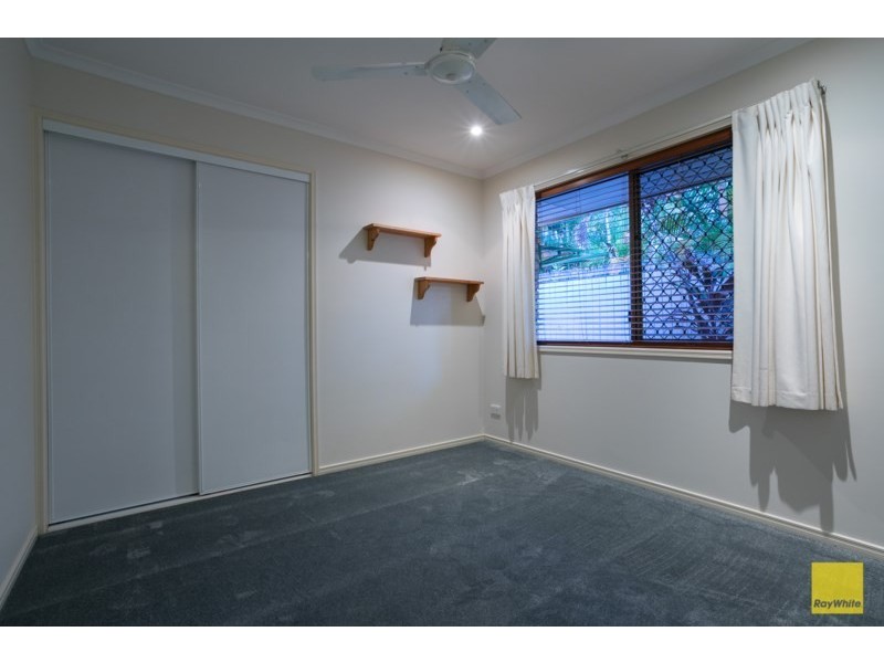 24 Cliftonville Place, Redland Bay QLD 4165