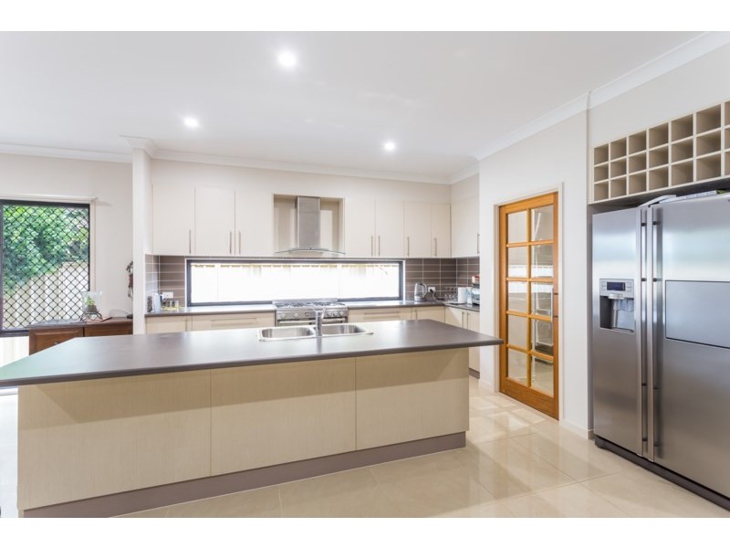 18 Wilohurst Drive, Redland Bay QLD 4165