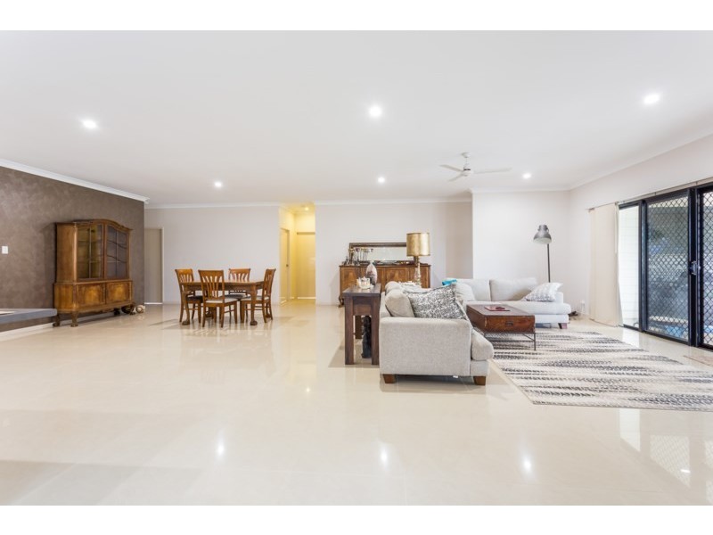 18 Wilohurst Drive, Redland Bay QLD 4165