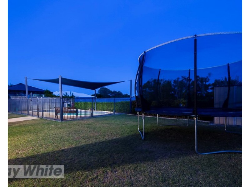 19 Penzance Drive, Redland Bay QLD 4165