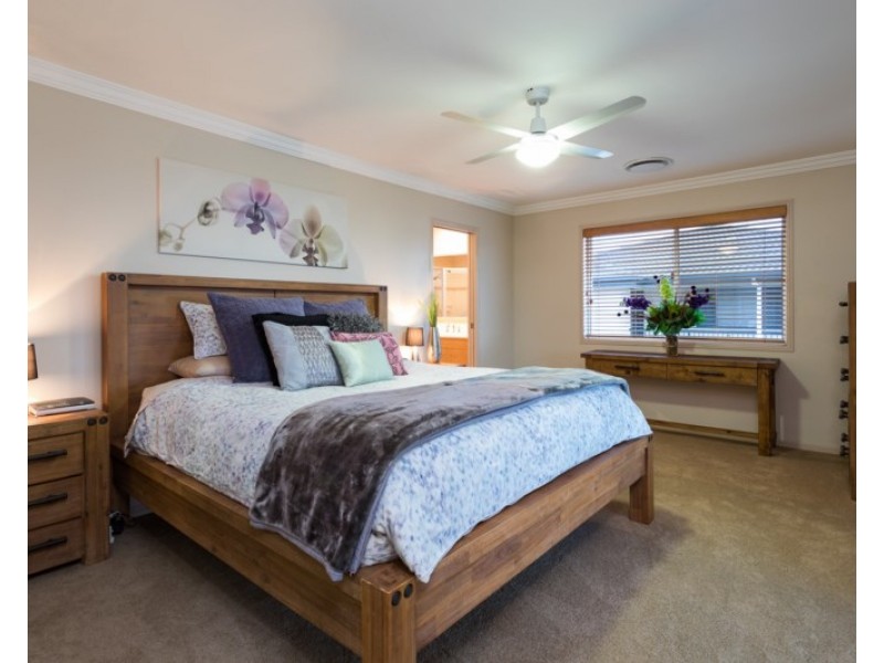 19 Penzance Drive, Redland Bay QLD 4165