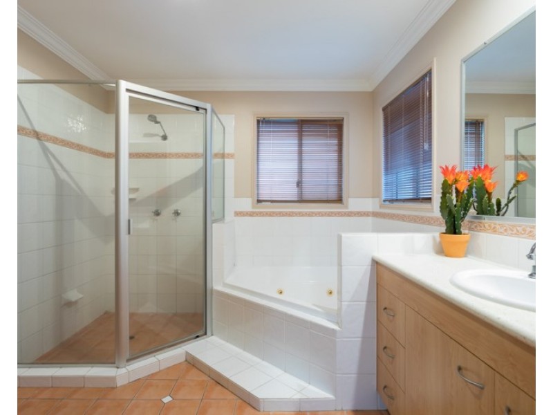 19 Penzance Drive, Redland Bay QLD 4165
