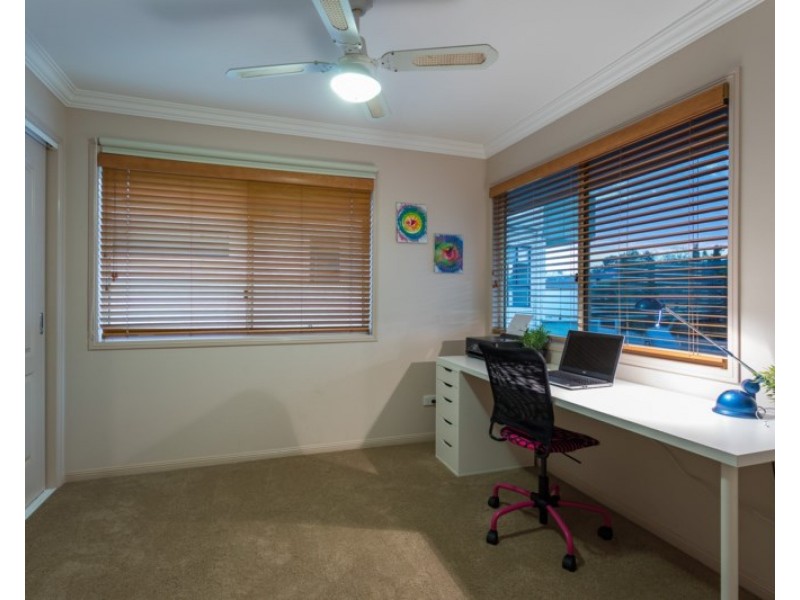 19 Penzance Drive, Redland Bay QLD 4165