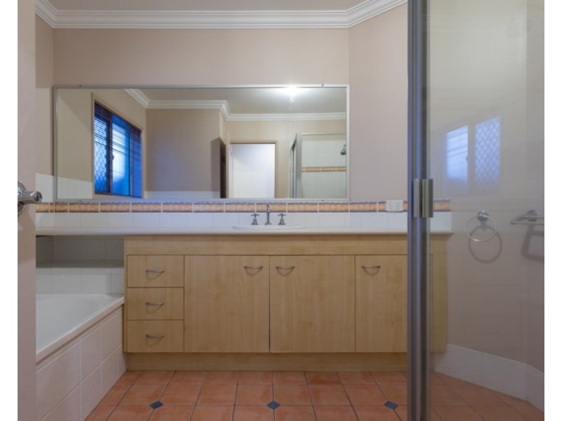 19 Penzance Drive, Redland Bay QLD 4165