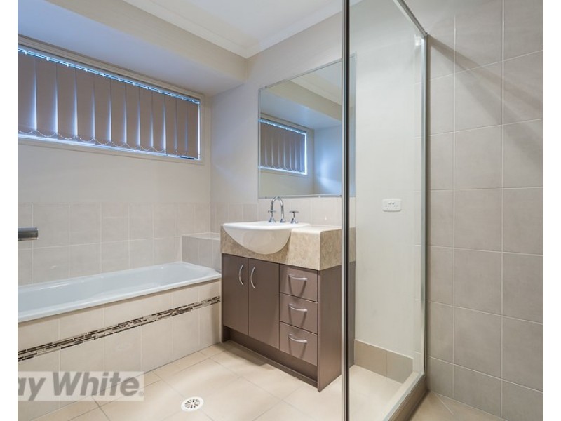 15 Pyrus Place, Redland Bay QLD 4165