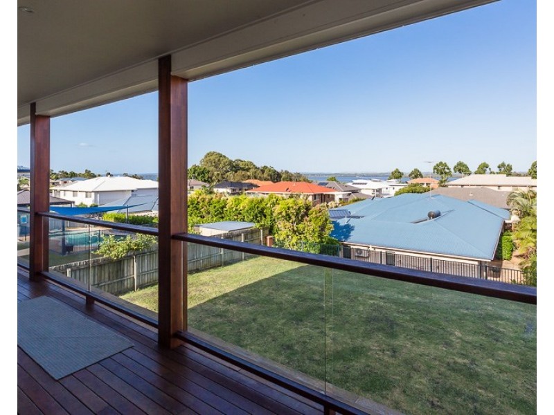 17 Penzance Drive, Redland Bay QLD 4165