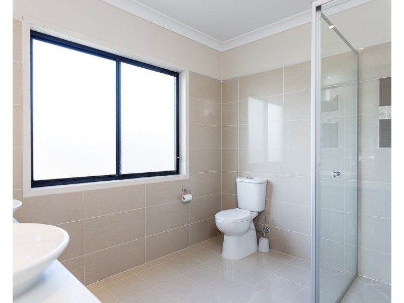 17 Penzance Drive, Redland Bay QLD 4165
