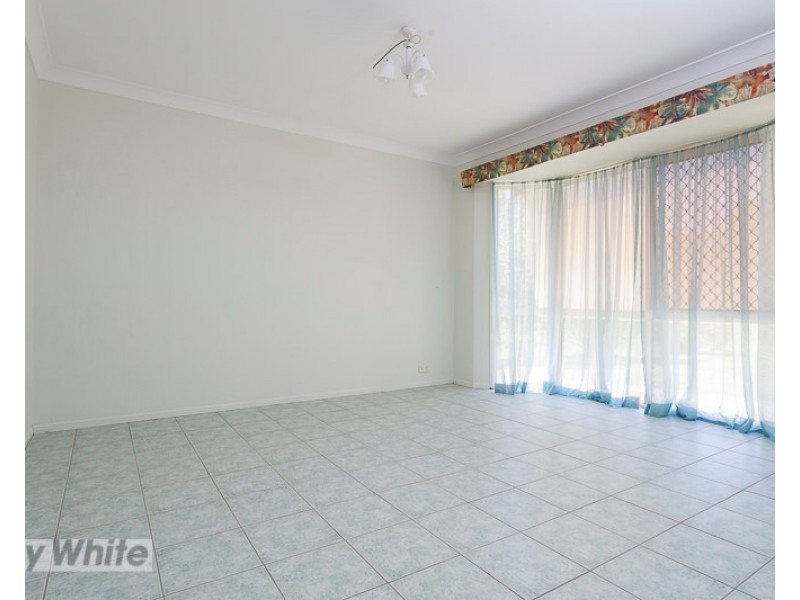 9 Alex Court, Redland Bay QLD 4165