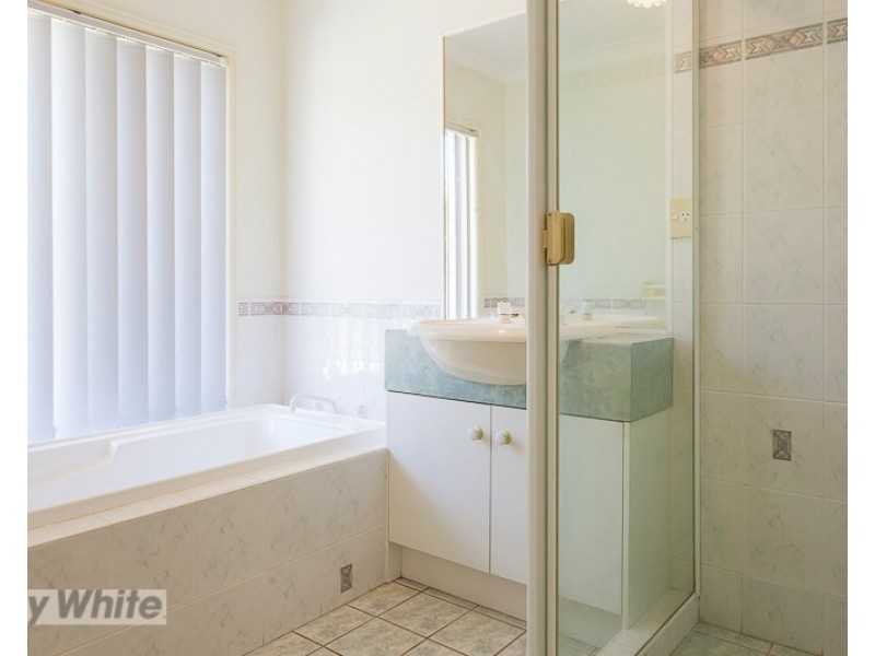 9 Alex Court, Redland Bay QLD 4165