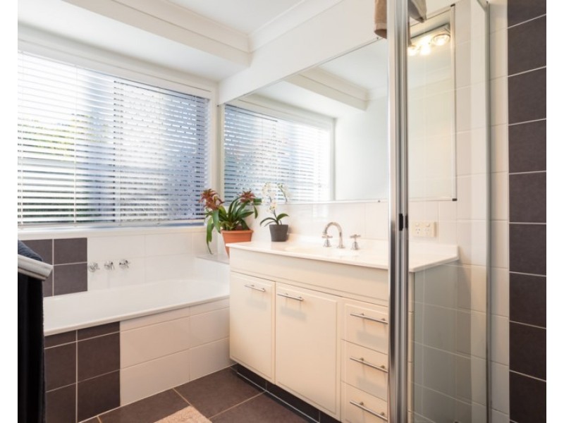 4 Forrest Street, Redland Bay QLD 4165