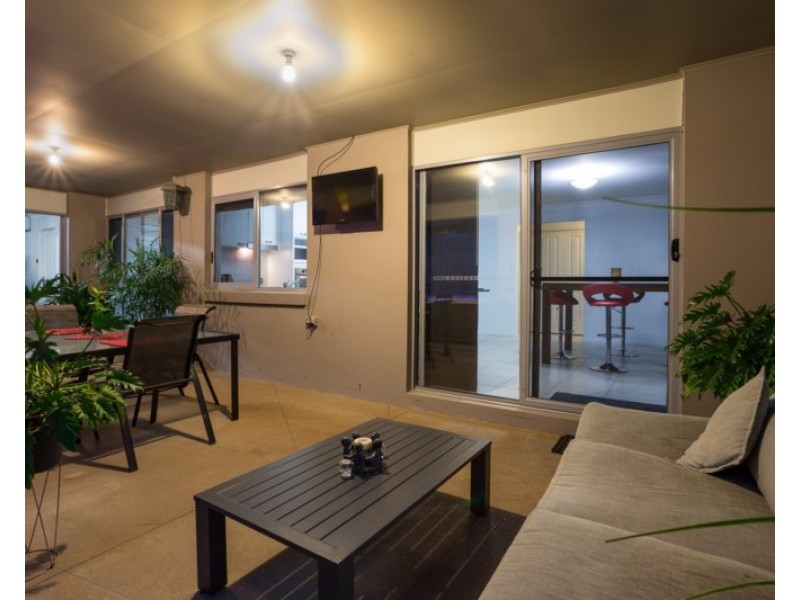 4 Forrest Street, Redland Bay QLD 4165