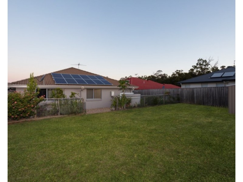 4 Forrest Street, Redland Bay QLD 4165