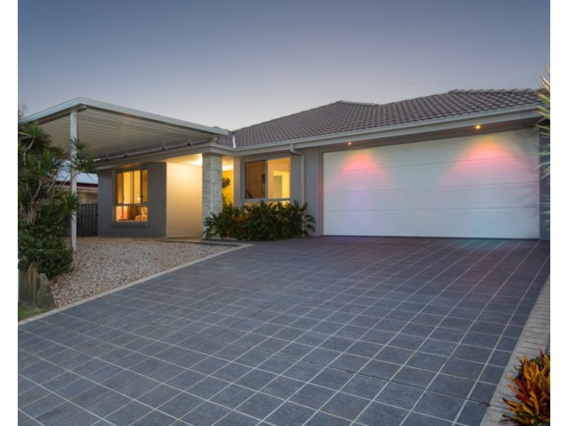 4 Forrest Street, Redland Bay QLD 4165