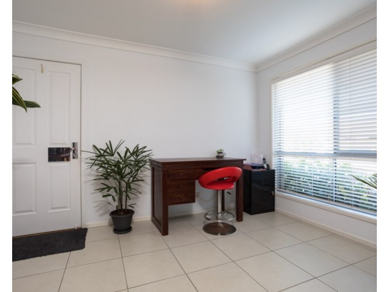 4 Forrest Street, Redland Bay QLD 4165
