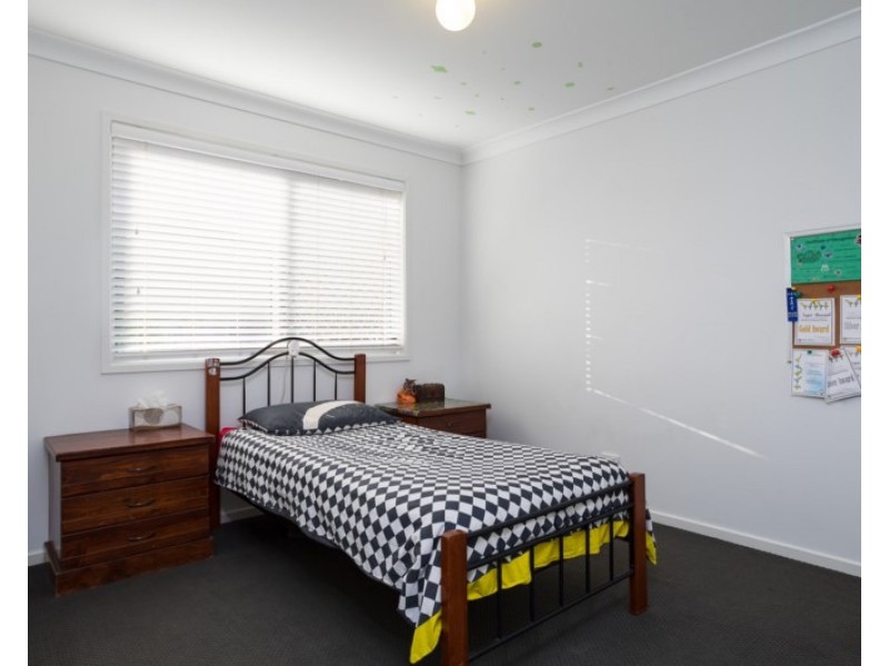 4 Forrest Street, Redland Bay QLD 4165