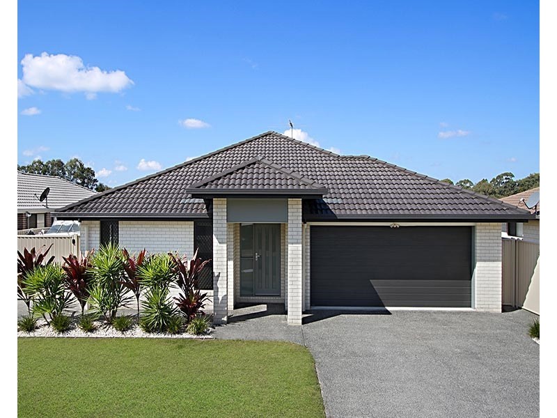 39 Lancaster Circuit, Redland Bay QLD 4165
