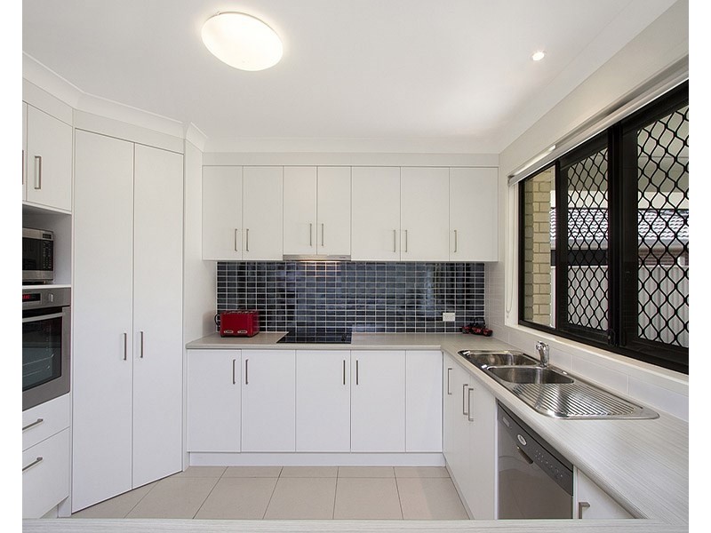 39 Lancaster Circuit, Redland Bay QLD 4165