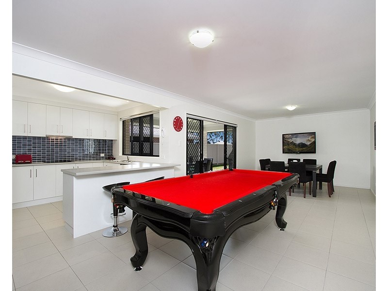 39 Lancaster Circuit, Redland Bay QLD 4165