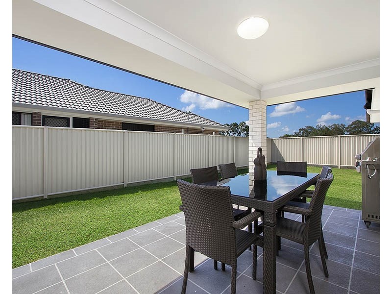 39 Lancaster Circuit, Redland Bay QLD 4165