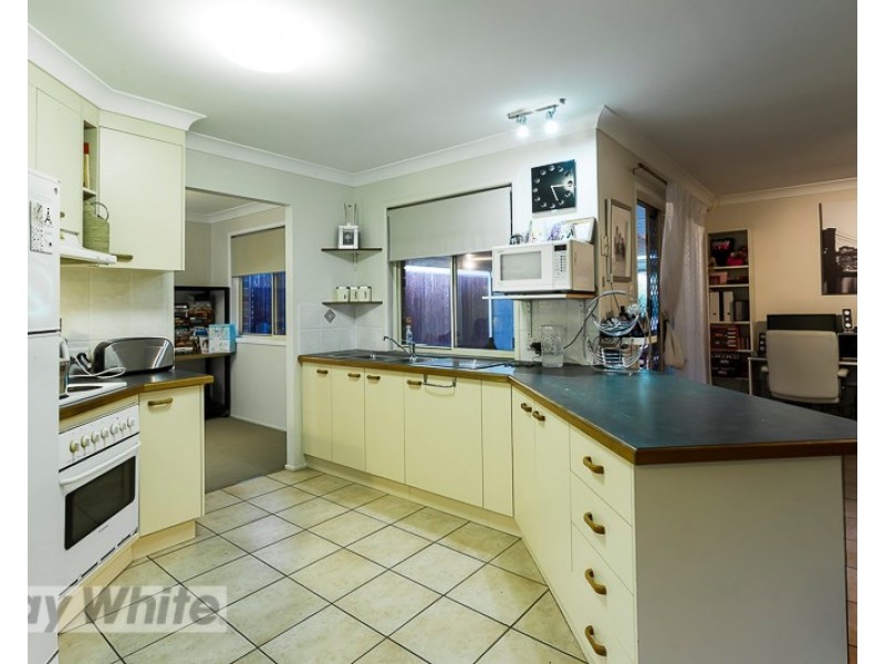 4 Achterberg Place, Victoria Point QLD 4165