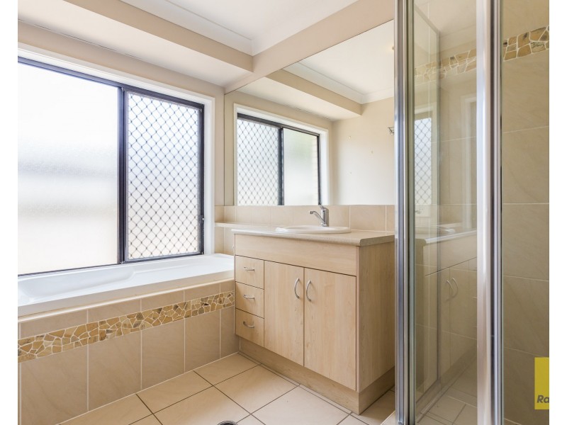 16 Portland Parade, Redland Bay QLD 4165