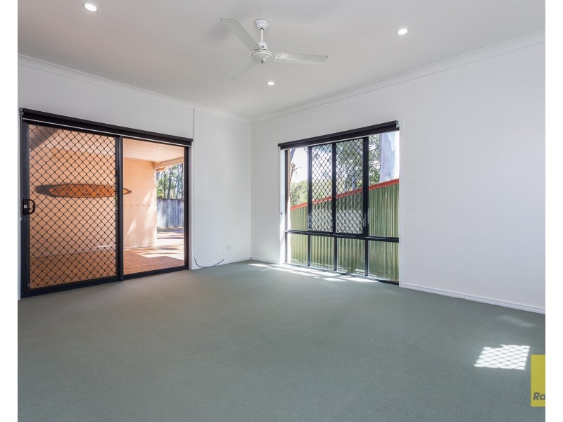 27 Seabrae Drive, Redland Bay QLD 4165