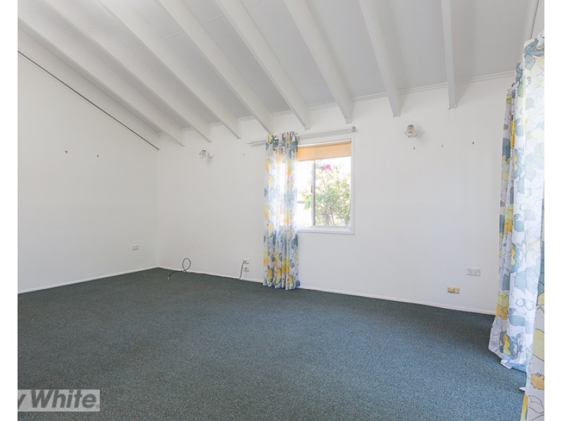 16 Oakland Avenue, Redland Bay QLD 4165