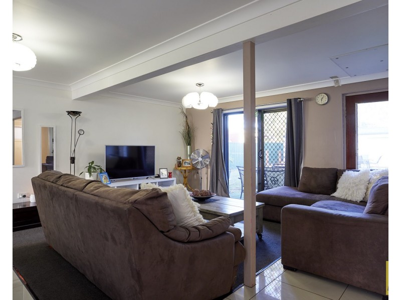 24 Weinam Street, Redland Bay QLD 4165