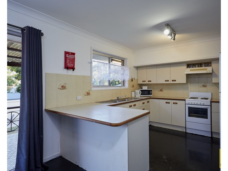 24 Weinam Street, Redland Bay QLD 4165