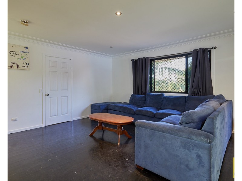 24 Weinam Street, Redland Bay QLD 4165