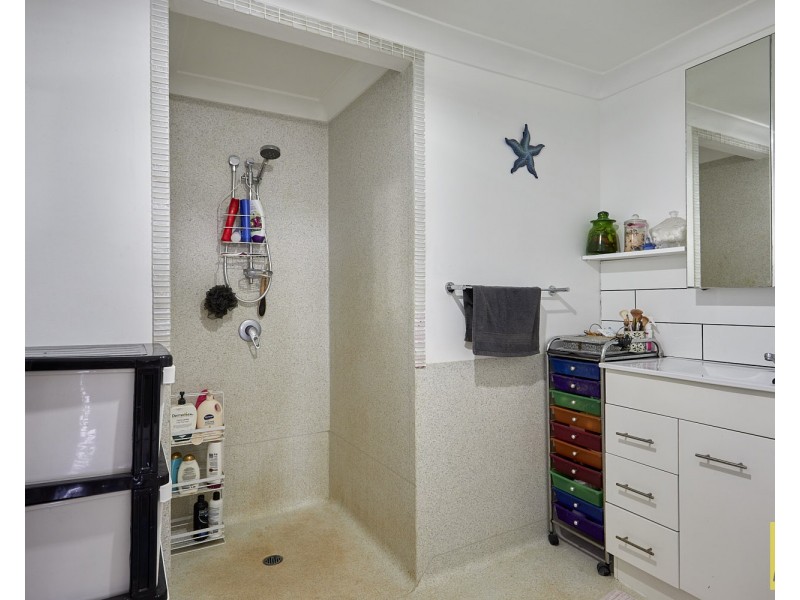 24 Weinam Street, Redland Bay QLD 4165